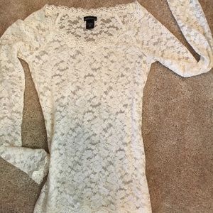 MODA International Lace Ivory Top, Medium
